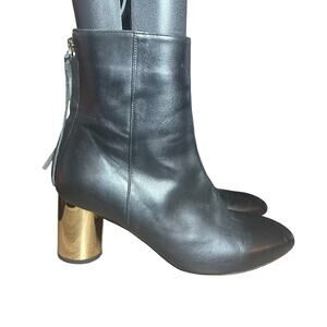 Vera Cuoio black leather with gold heel 37.5 EU and 7 US soft leather unique
